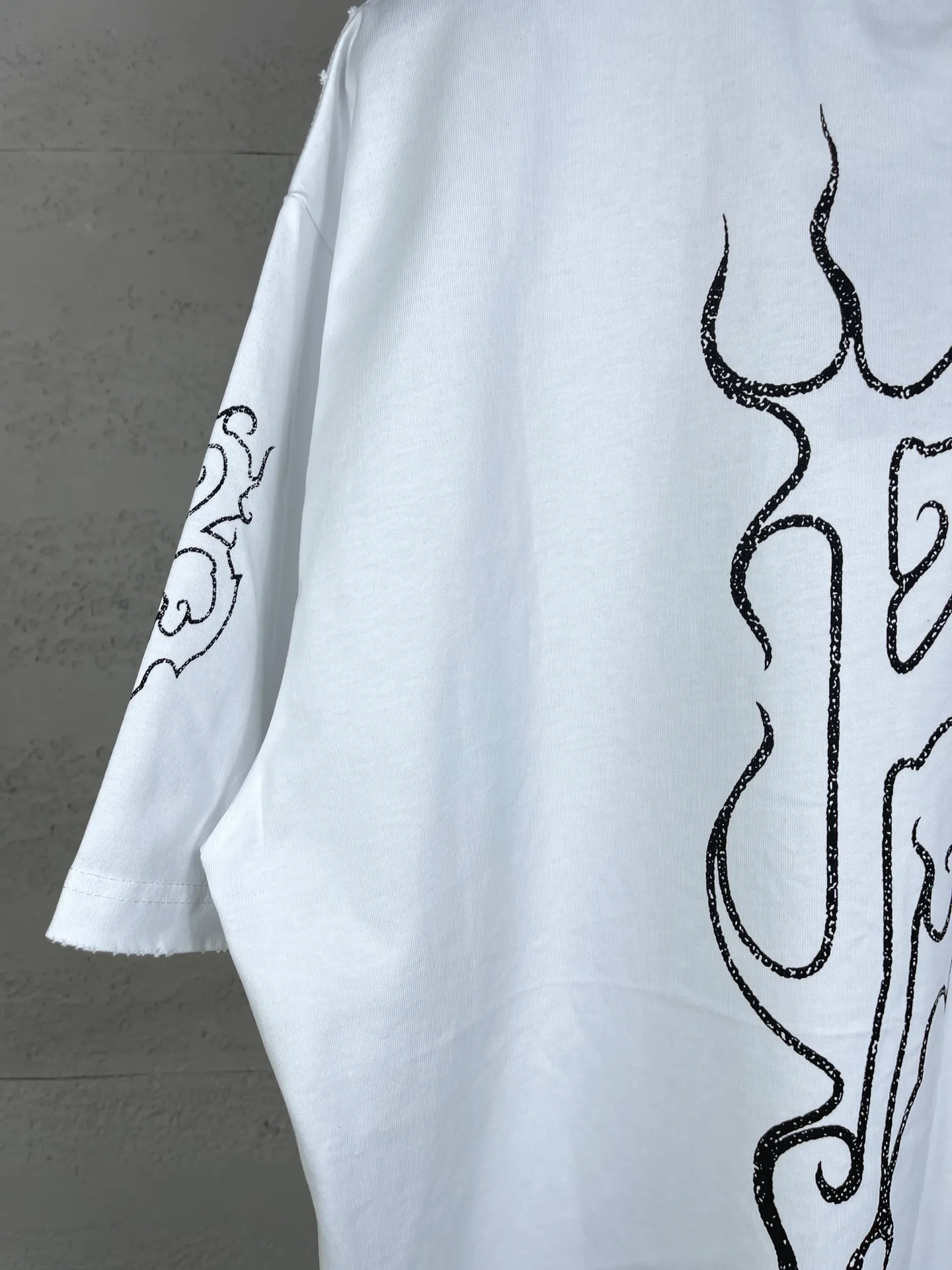 【 . Quality】BALENCI*GA/ .2024New Arrival LOGO T 。 . Authentic ， ！ ZP 。 260 ， . ， ，。 。Classic LOGO ， ， 。 . ， ， ， OS . Same Style ：BL 233303 ：Black，White，Yellow， Size：XS L